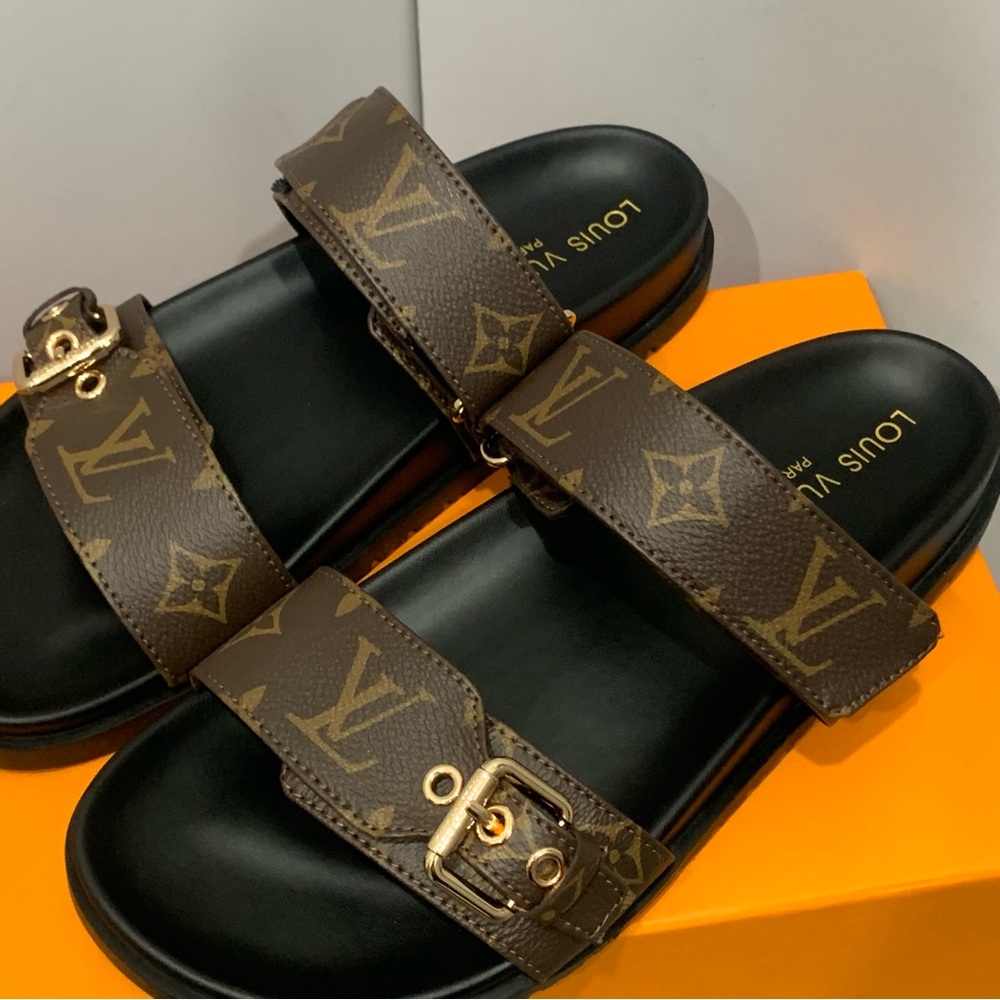Louis Vuitton Women’s Sandals - Picture 5 of 6